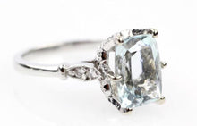 Load image into Gallery viewer, 3.08 Carats Impressive Natural Aquamarine and Diamond 14K White Gold Ring