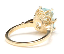 Load image into Gallery viewer, 3.08 Carats Impressive Natural Aquamarine and Diamond 14K Yellow Gold Ring